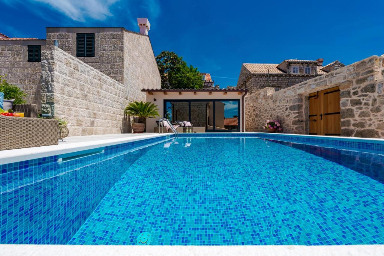 Villa Luigi With A Pool Кавтат Екстериор снимка