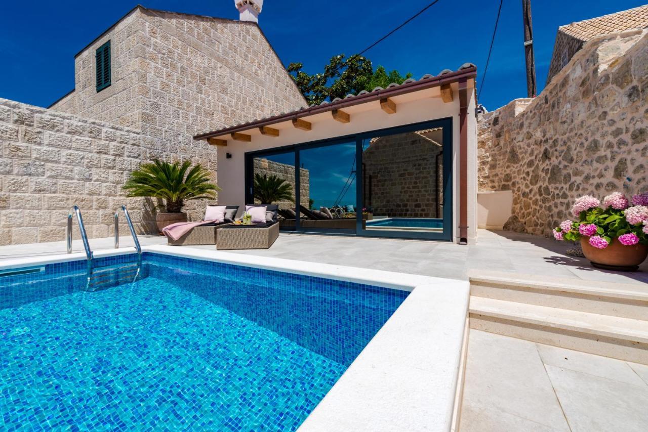 Villa Luigi With A Pool Кавтат Екстериор снимка
